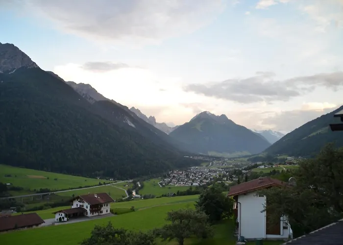 克尔布鲁格膳食公寓 3*