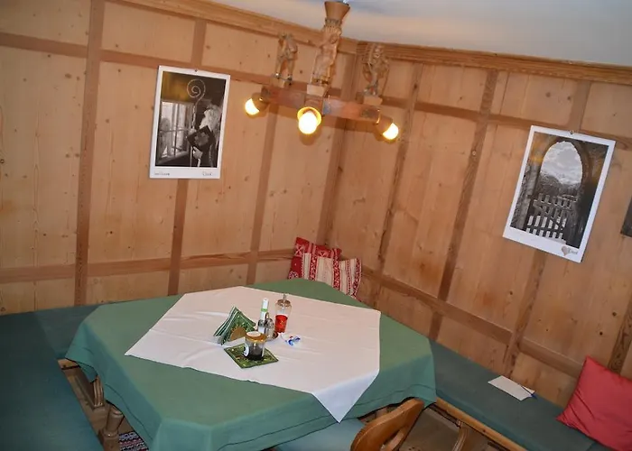 克尔布鲁格膳食公寓 3*